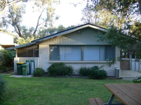 10 Woodland Avenue